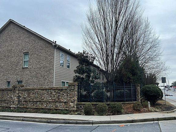 3rd image of 1571 Trailview Way NE