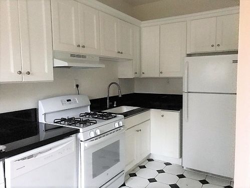 4th image of 132 S Bedford Dr APT 201A