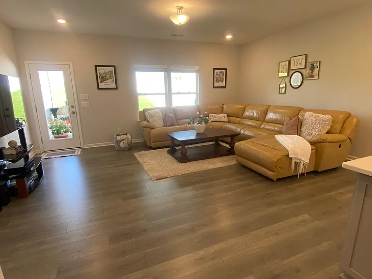 2440 Dukes Hollow Ct — Photo 8