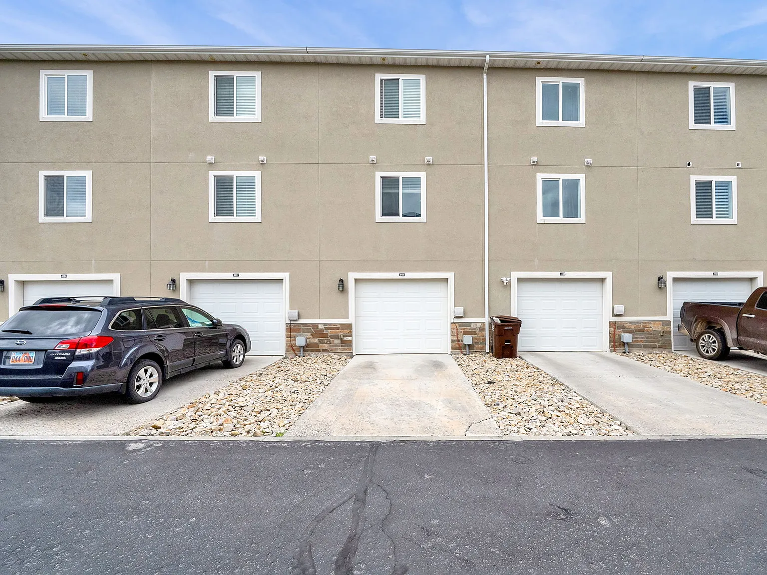 3 bed, 2.5 bath, 1732 sqft, $2,200 — Photo 4