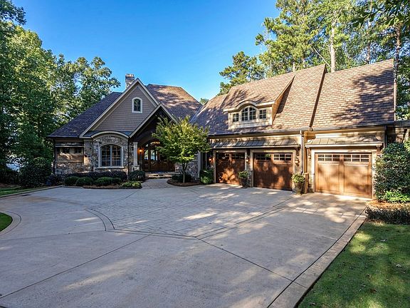 2nd image of 100 Knollwood Ct