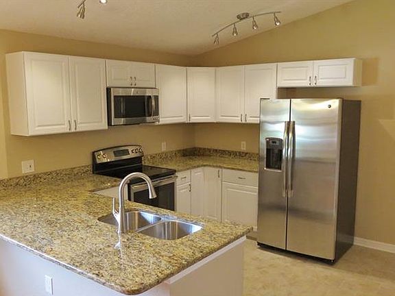 5th image of 717 Concord Ln
