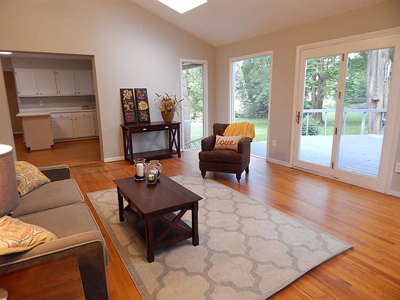 5th image of 8931 Appleknoll Ln