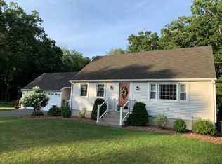 49 Fernwood Dr, Hampden, MA 01036