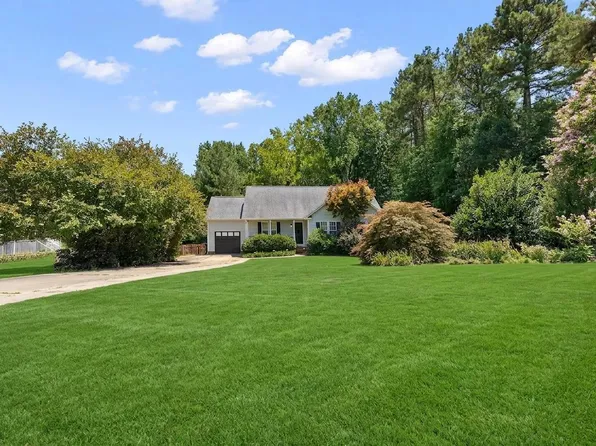 85 Jared Dr, Fuquay Varina, NC 27526