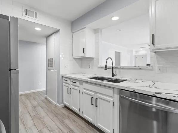 14600 Fonmeadow Dr APT 602, Houston, TX 77035
