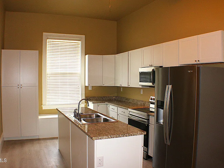 924 Maryland Ave #F — Photo 9
