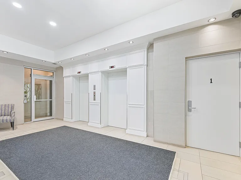 3443 Bathurst St #405 — Photo 8