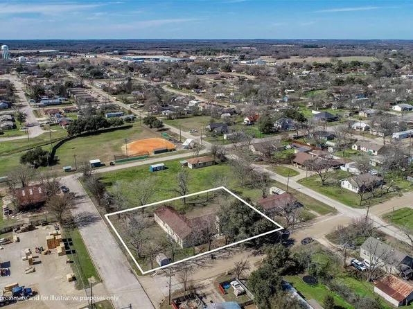 1502 W 9th St, Caldwell, TX 77836