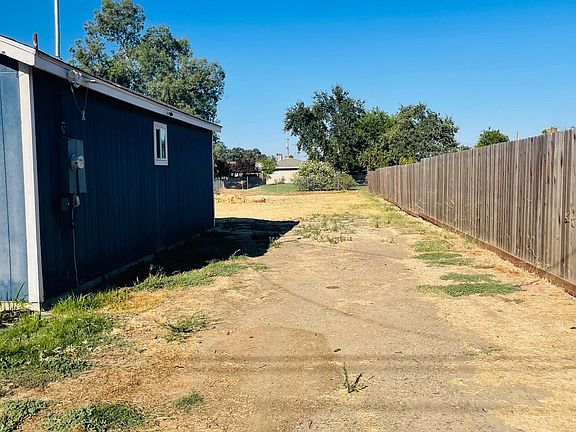 drive way to back yard
