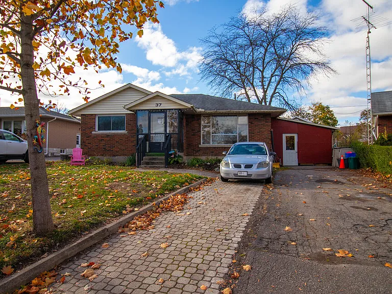 37 Franklin Blvd — Photo 18