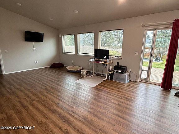 4th image of 1310 Julie Anna Dr