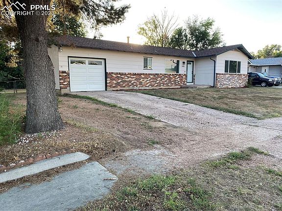 3rd image of 1460 Prado Dr