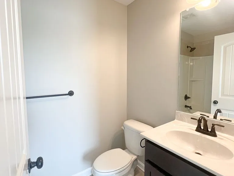 106 Smithson Ct — Photo 30