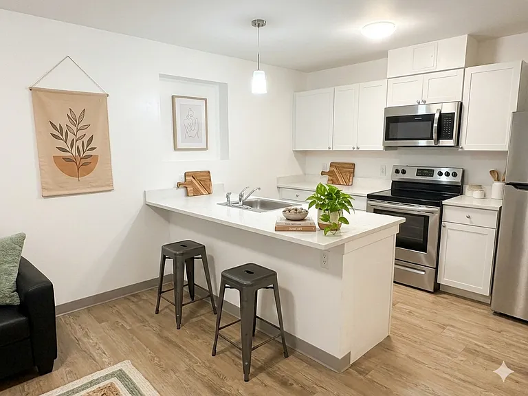 The Outlook Apartments — Photo 37