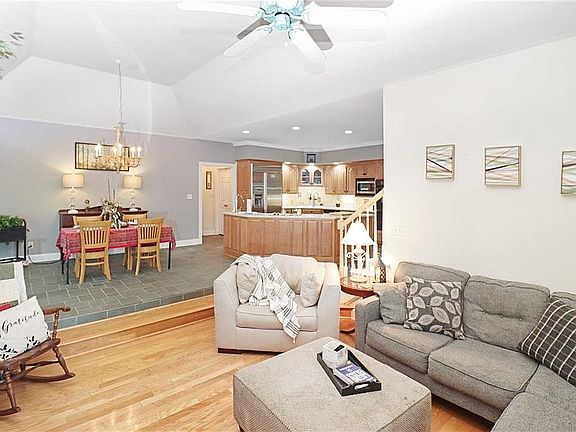 5th image of 119 Stonehenge Dr