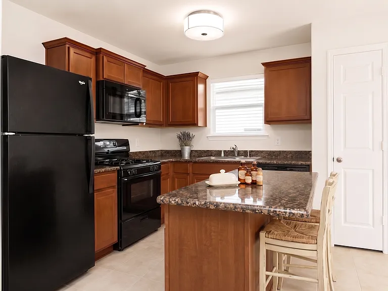 12114 Clara Ln — Photo 7