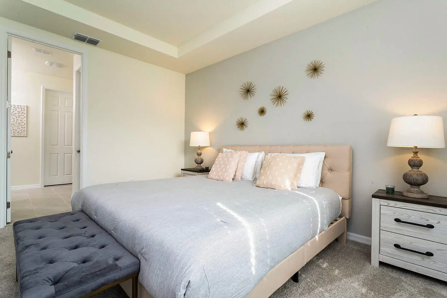 9 bed, 6.0 bath, 4370 sqft, $6,027 — Photo 3