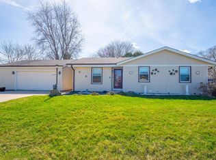 6728 Cliffside Dr, Racine, WI 53402