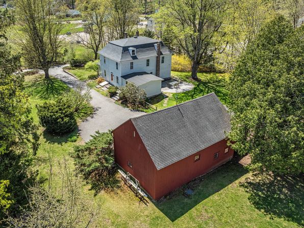 11 Centre St, Mansfield, CT 06250