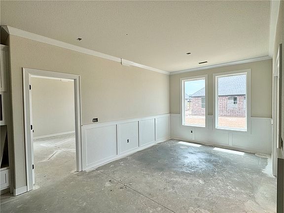 4th image of 1421 Josephine St