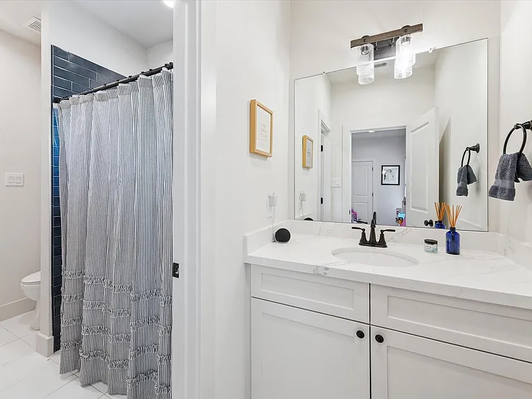 3404 Castor St — Photo 20