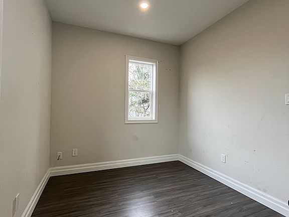 2nd image of 738 Windsor Ave #3