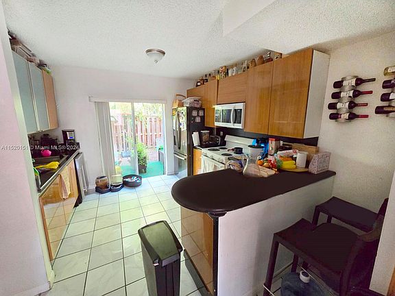 3rd image of 8023 Lake Dr APT 105