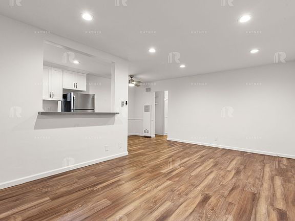 4th image of 624 N Hayworth Ave APT 7