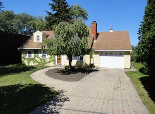 938 Lucerne Ct, Mundelein, IL