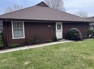 26-1 Tamaron Dr, Waldwick, NJ 07463