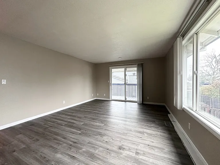 6300 SW Fisher Ave — Photo 7