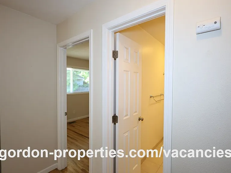 10851 SE Garrett Dr — Photo 22