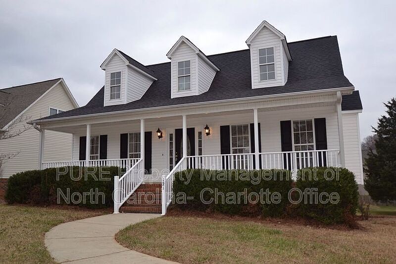 1st image of 121 Sedge Meadow Dr
