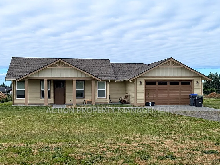 114 Turner Pl — Photo 1