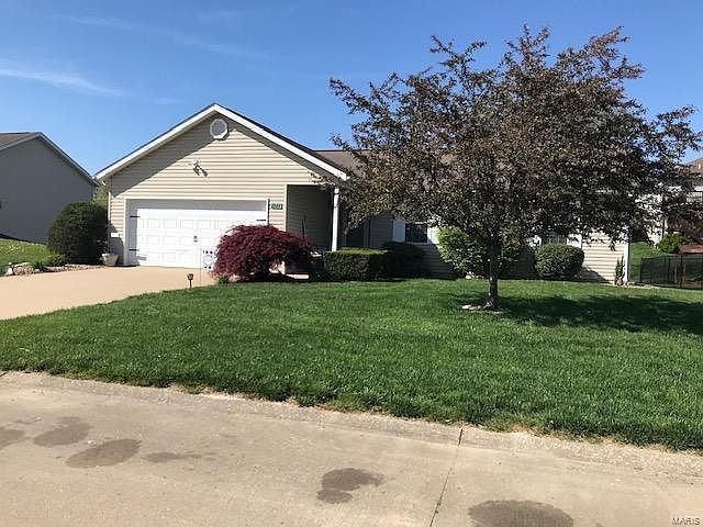 1st image of 2564 Diana Dr