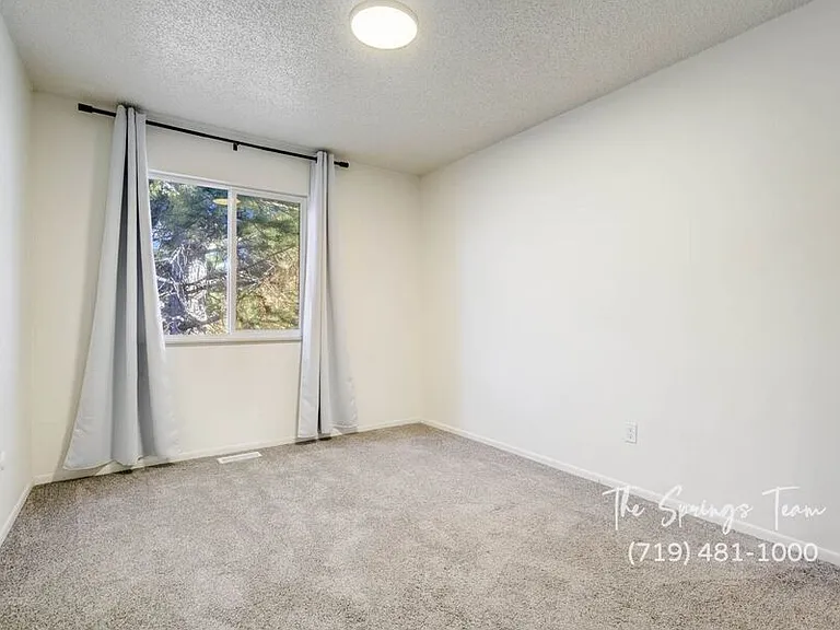 7240 Sullivan Cir — Photo 38
