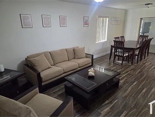 5 bed, 1700 sqft, $4,600 — Photo 1