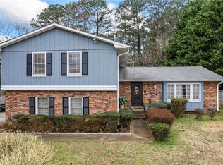 607 Cascade Dr SW, Lilburn, GA 30047