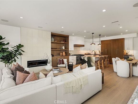 5th image of 3601 Lake Ave