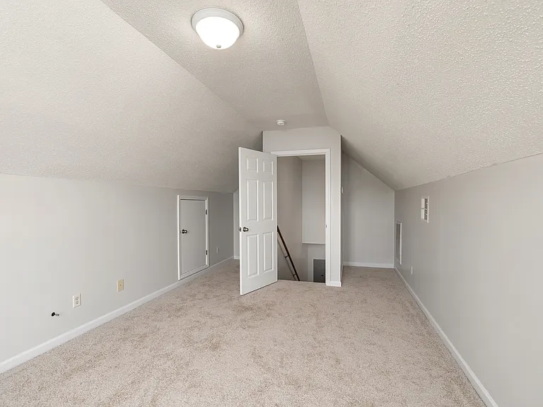 1755 Titanic Ct — Photo 21