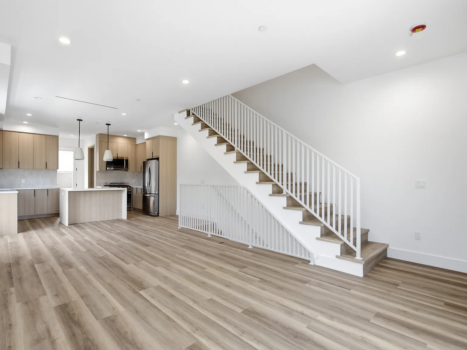 3 bed, 3.5 bath, $5,250 — Photo 3