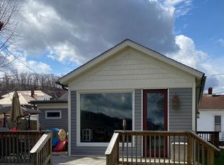 525 Riverside Dr, Russell, KY 41169