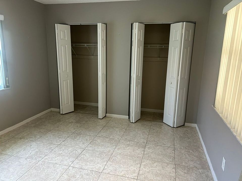 1st image of 1207 Dinner Bell Ln E