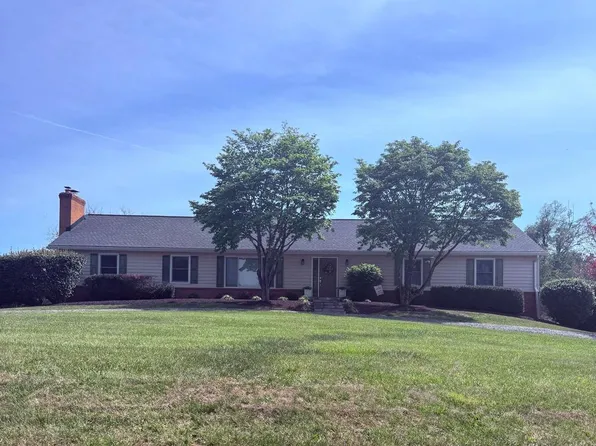 7933 Cooks Ct, Warrenton, VA 20186