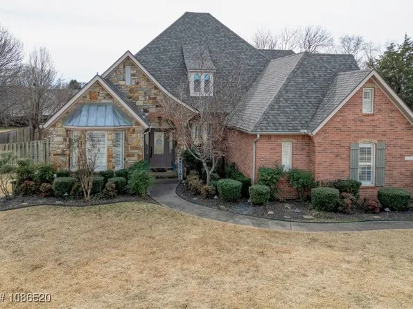 5804 Valley View Dr, Fort Smith, AR 72916