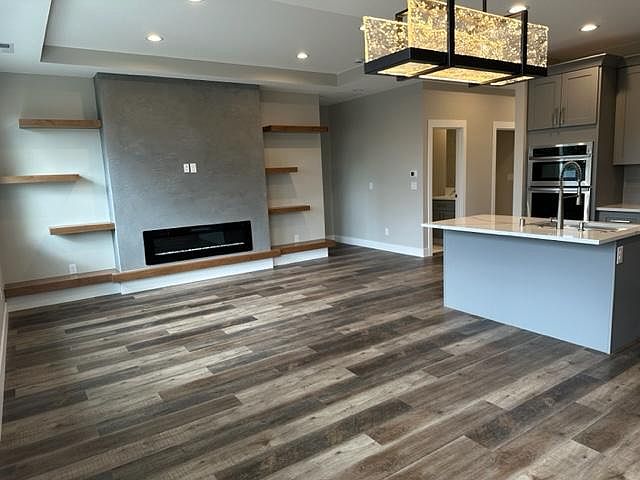 1st image of 7013 SE Middle Way