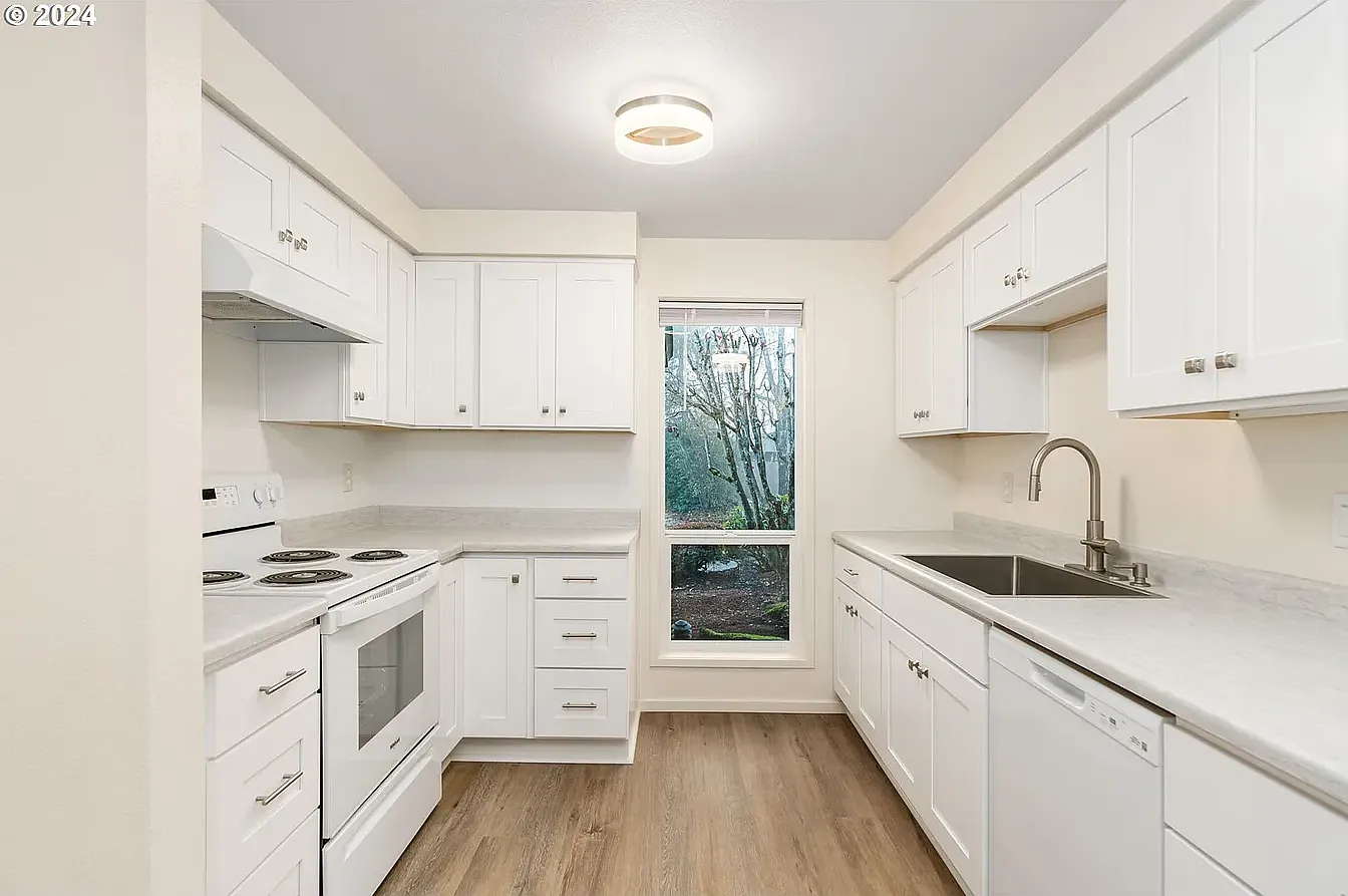 2 bed, 1172 sqft, $2,300 — Photo 3