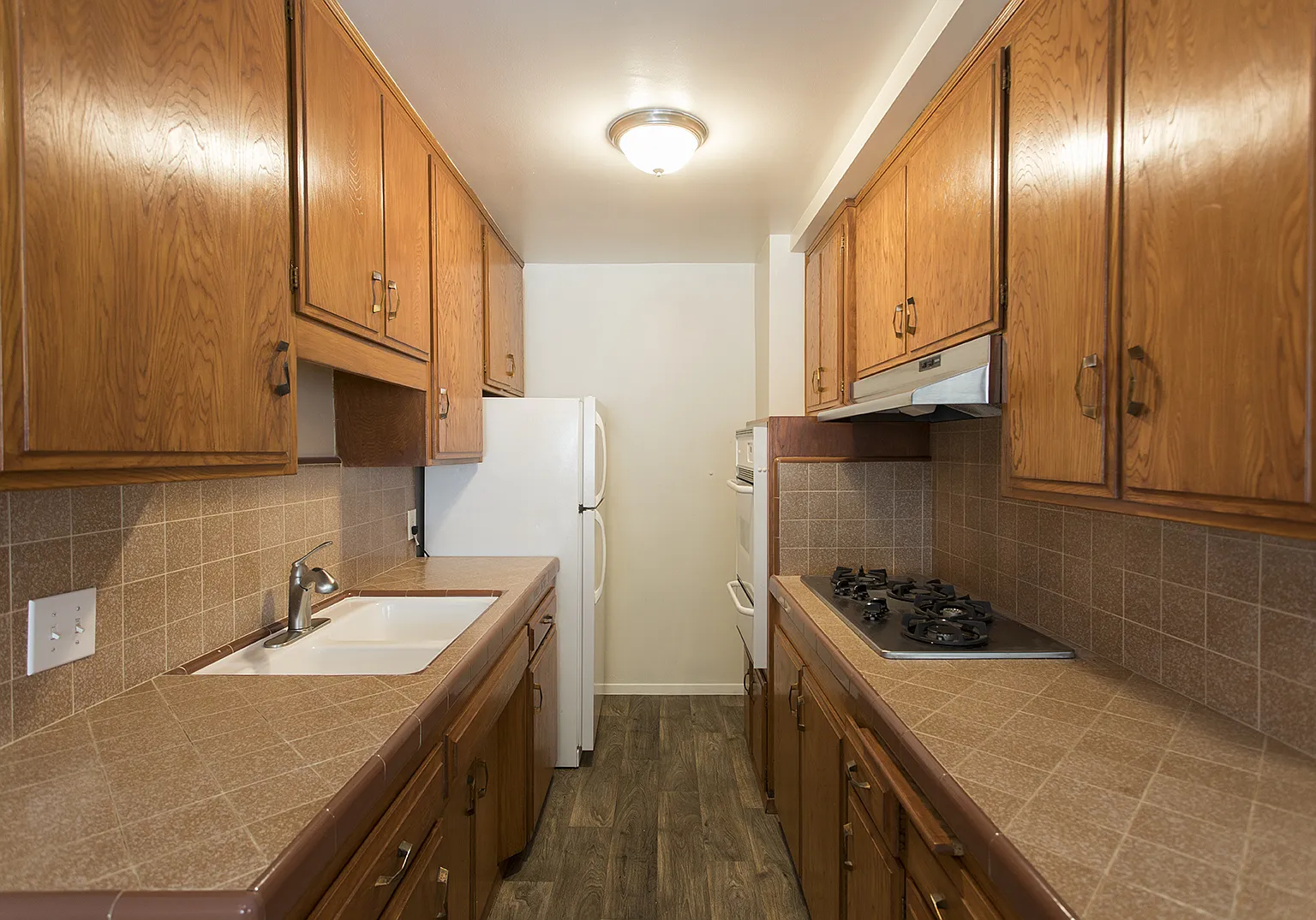 Bel Air Apartments — Photo 4