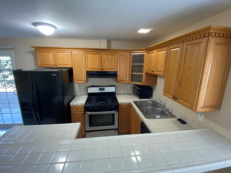 524 N Francisca Ave #4B — Photo 1